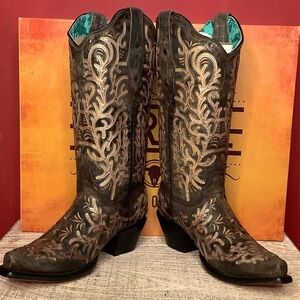 Corral NIB Dusty Black Muted Gold Design SnipToe 2” Heel 13” Shaft Country Boots